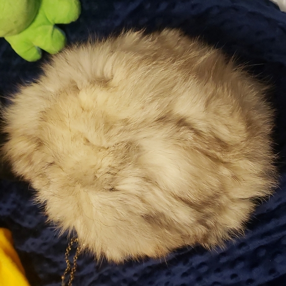 Vintage fur hat - Picture 1 of 4